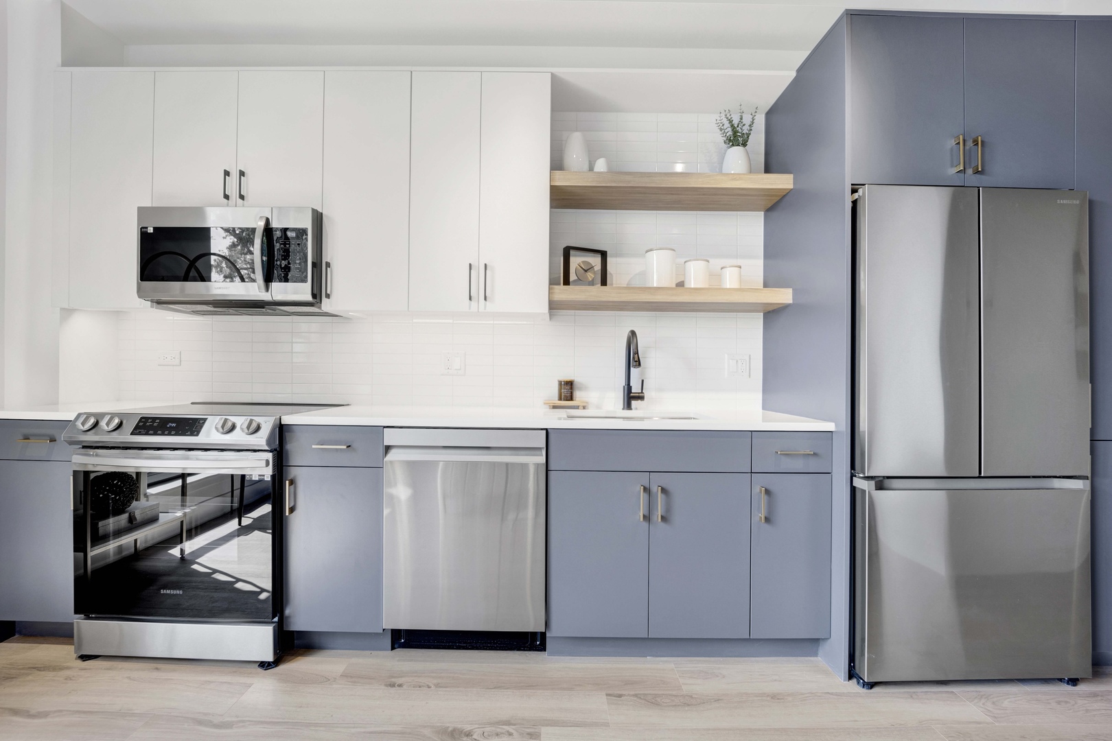 1802 W Berenice Avenue Unit: 502