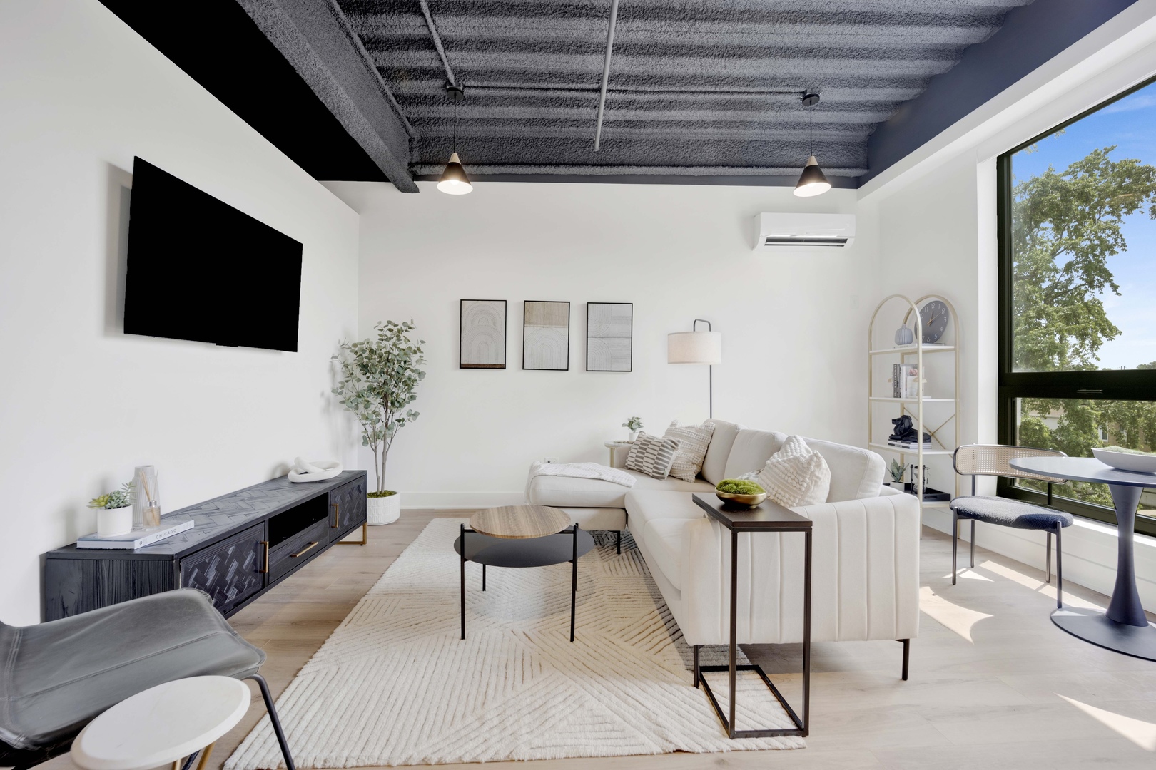 1802 W Berenice Avenue Unit: 502