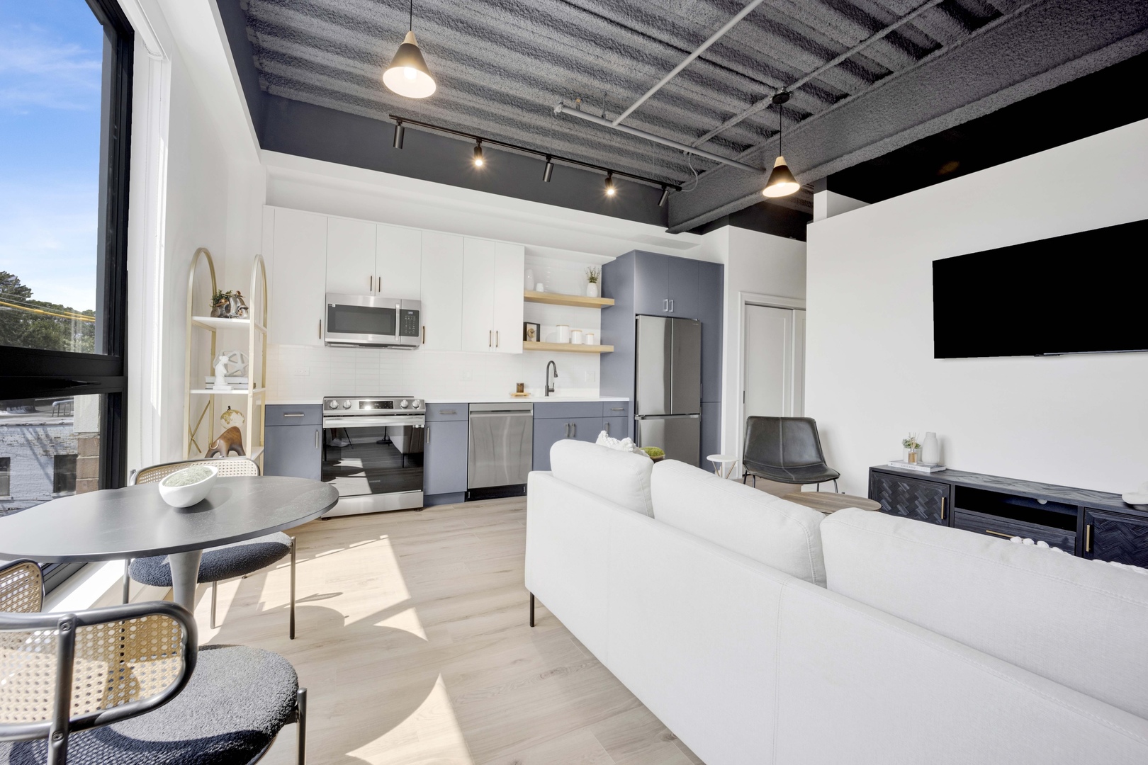 1802 W Berenice Avenue Unit: 502