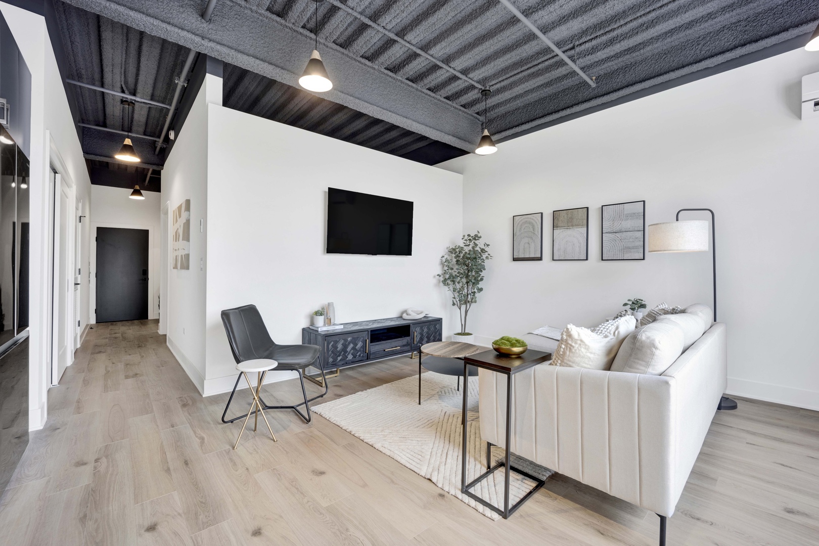 1802 W Berenice Avenue Unit: 502