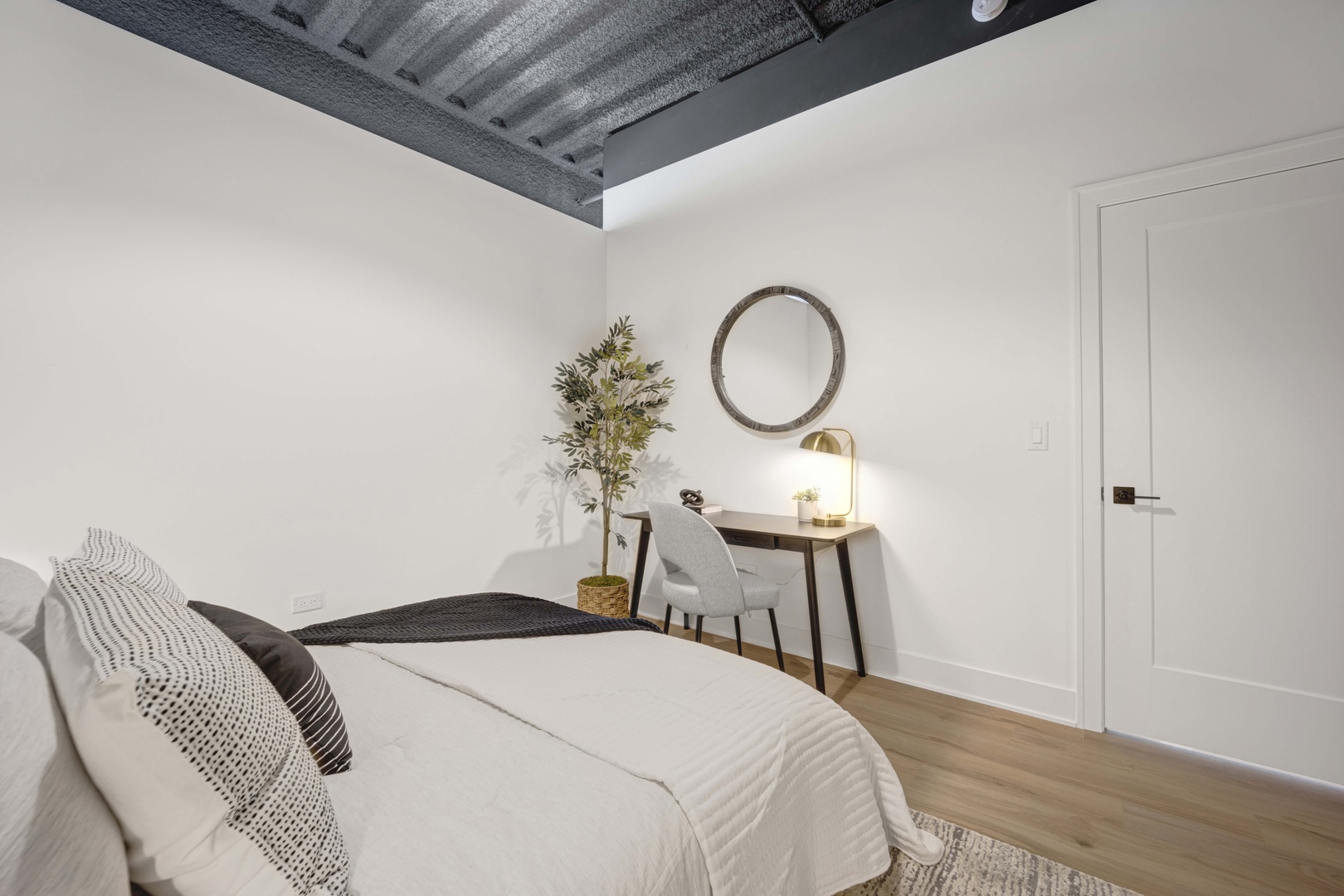 1802 W Berenice Avenue Unit: 502