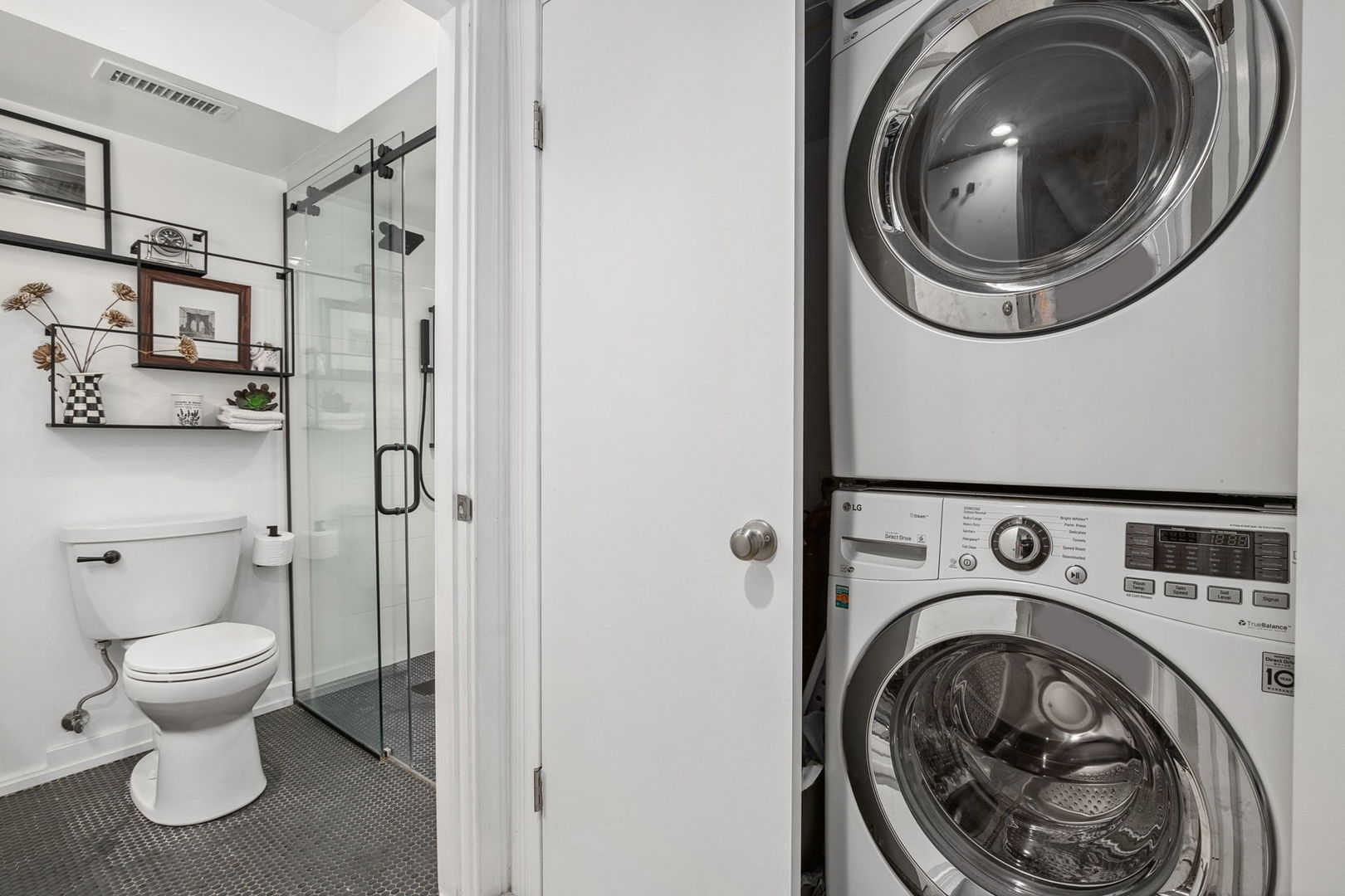 2017 W Evergreen Avenue Unit: 102