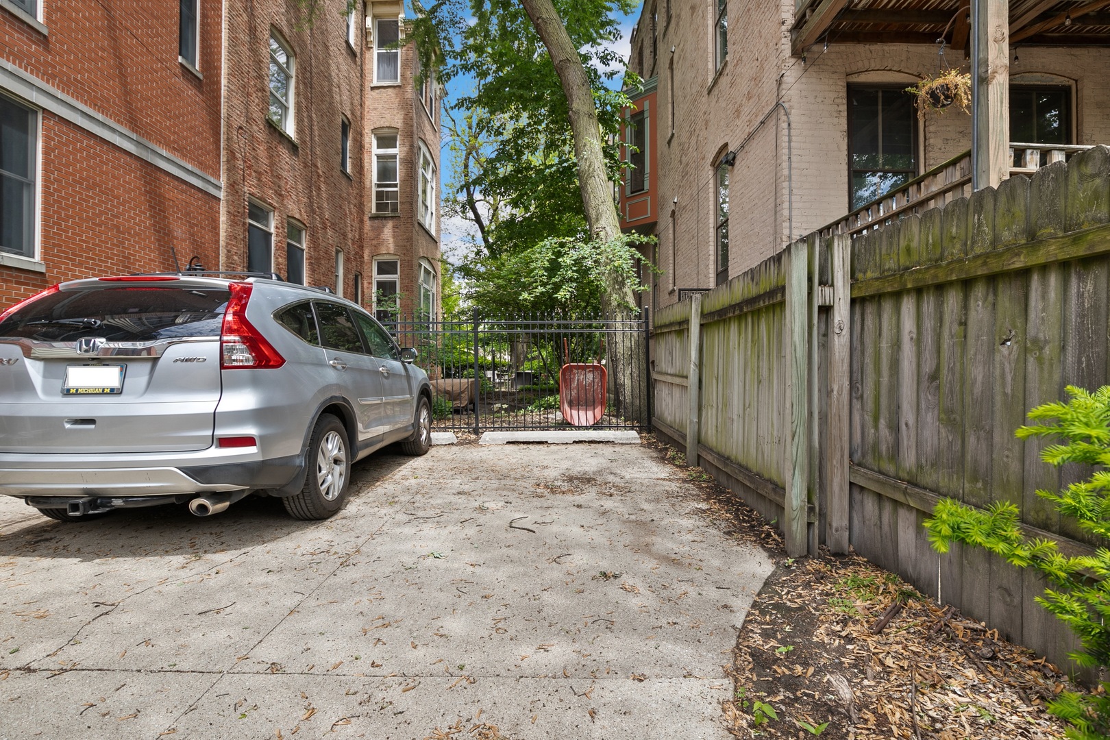 2017 W Evergreen Avenue Unit: 102