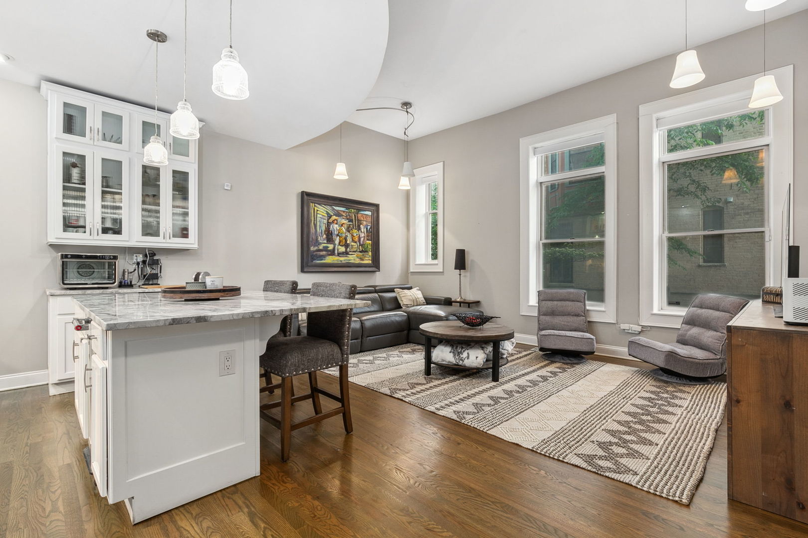 2017 W Evergreen Avenue Unit: 102