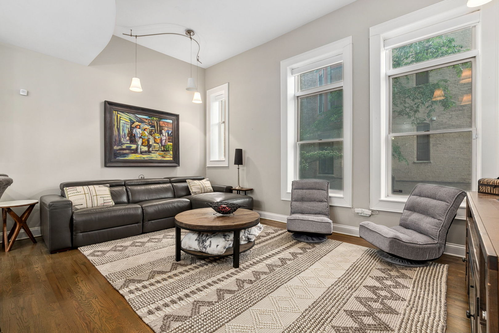 2017 W Evergreen Avenue Unit: 102