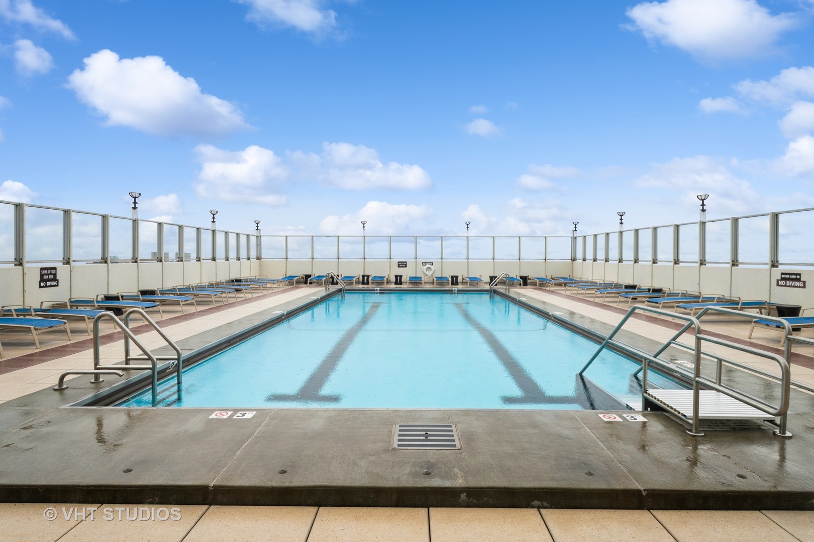 2626 N Lakeview Avenue Unit: 801