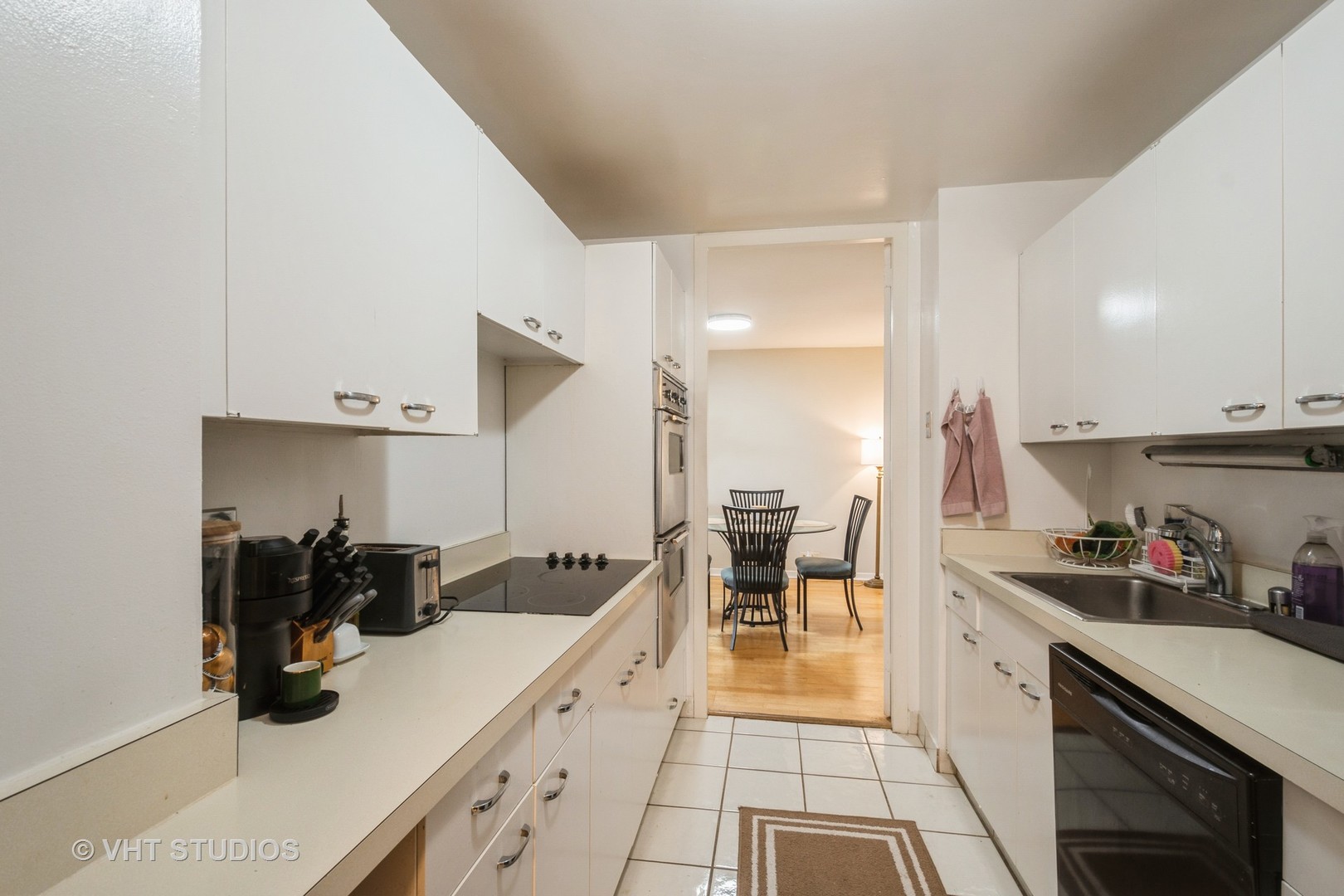 2626 N Lakeview Avenue Unit: 801
