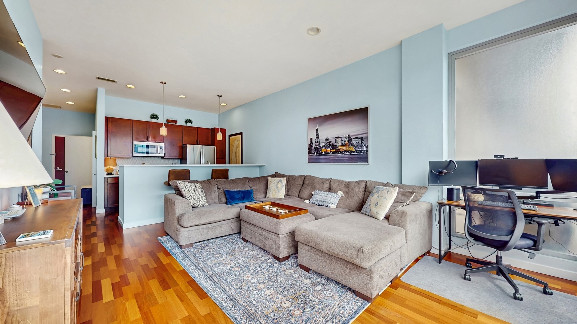 3920 N SHERIDAN Road Unit: 411