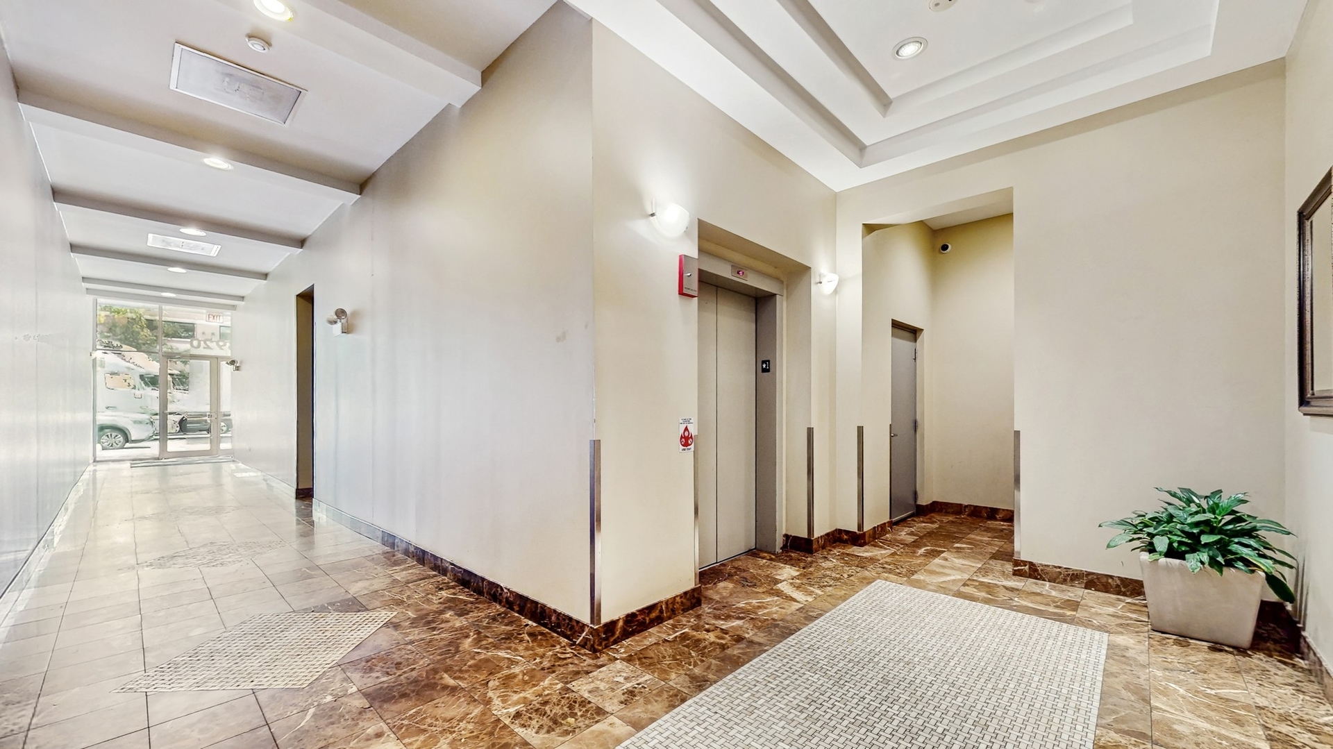 3920 N SHERIDAN Road Unit: 411