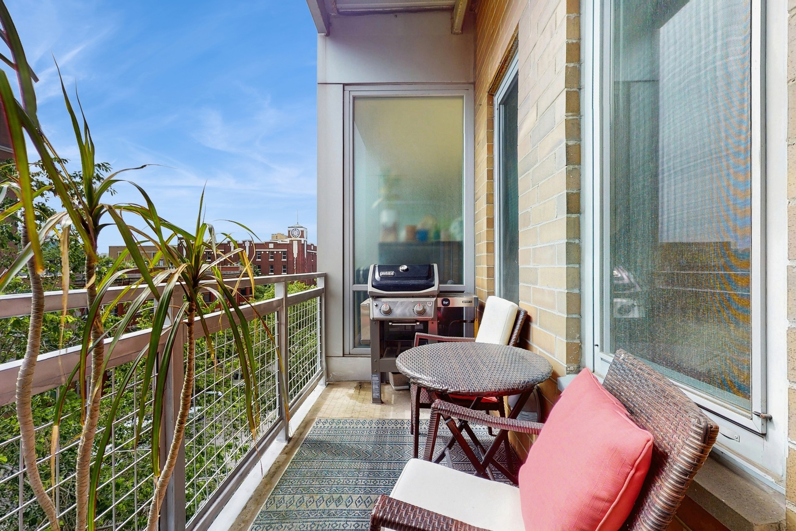 3920 N SHERIDAN Road Unit: 411