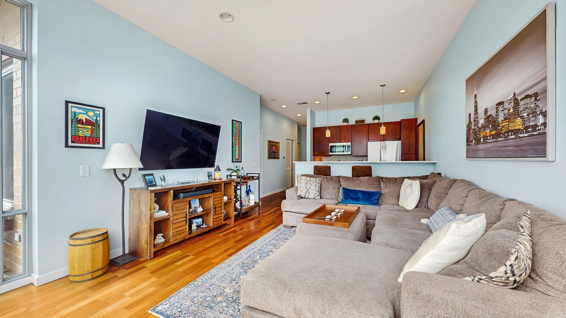 3920 N SHERIDAN Road Unit: 411