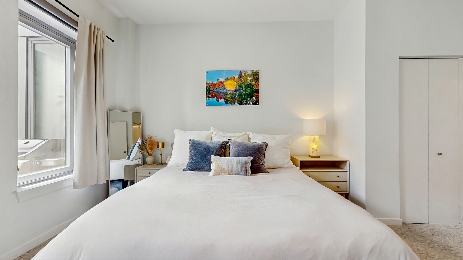 3920 N SHERIDAN Road Unit: 411