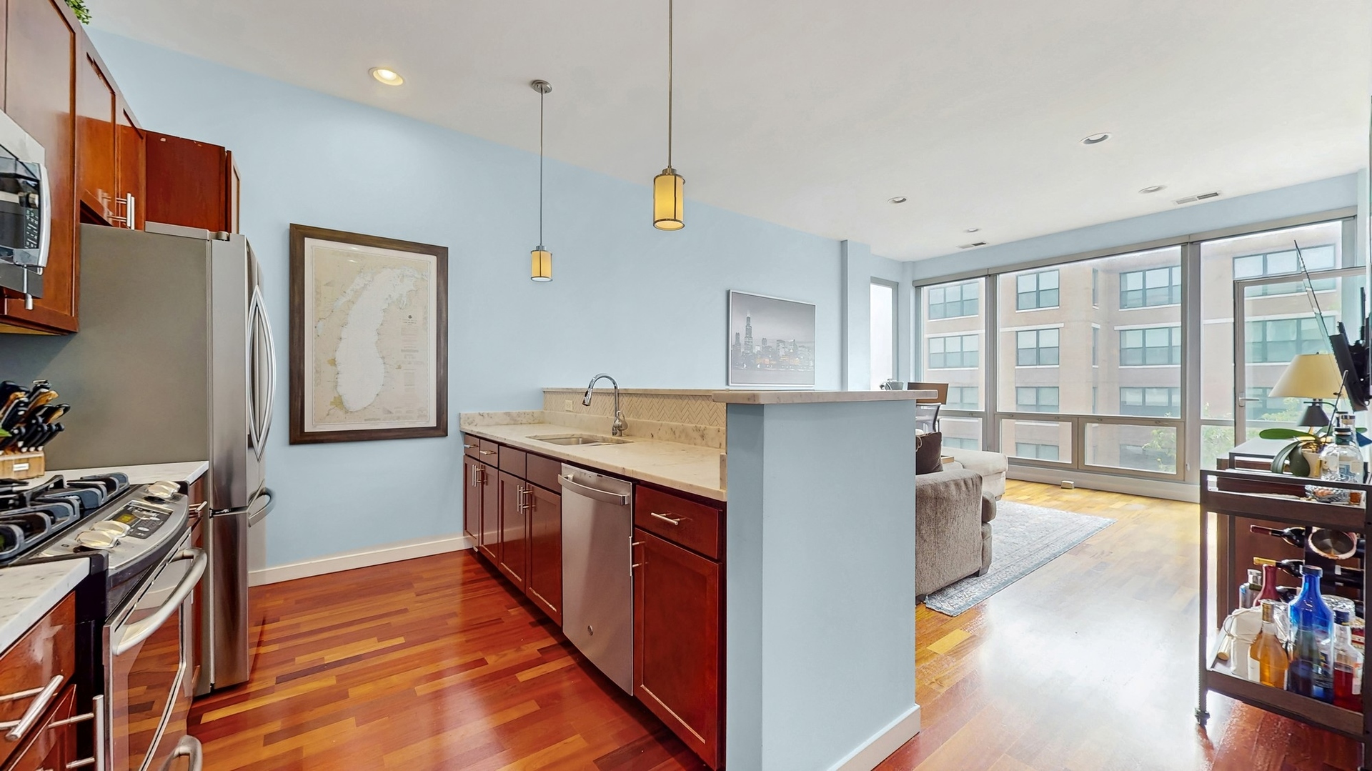 3920 N SHERIDAN Road Unit: 411