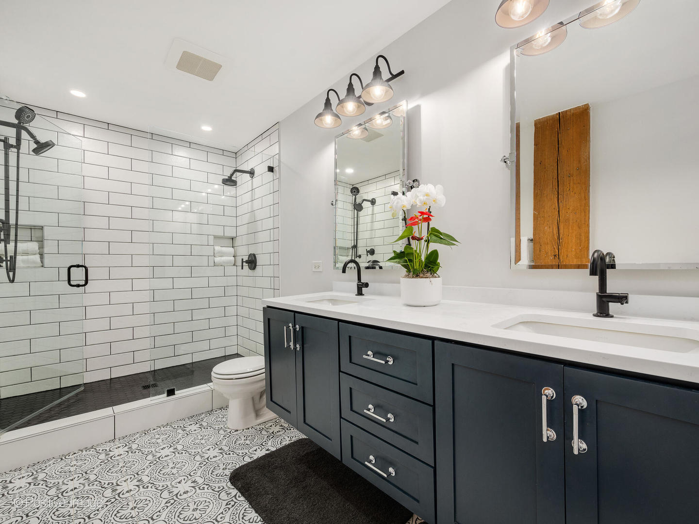 1040 W Adams Street Unit: 238
