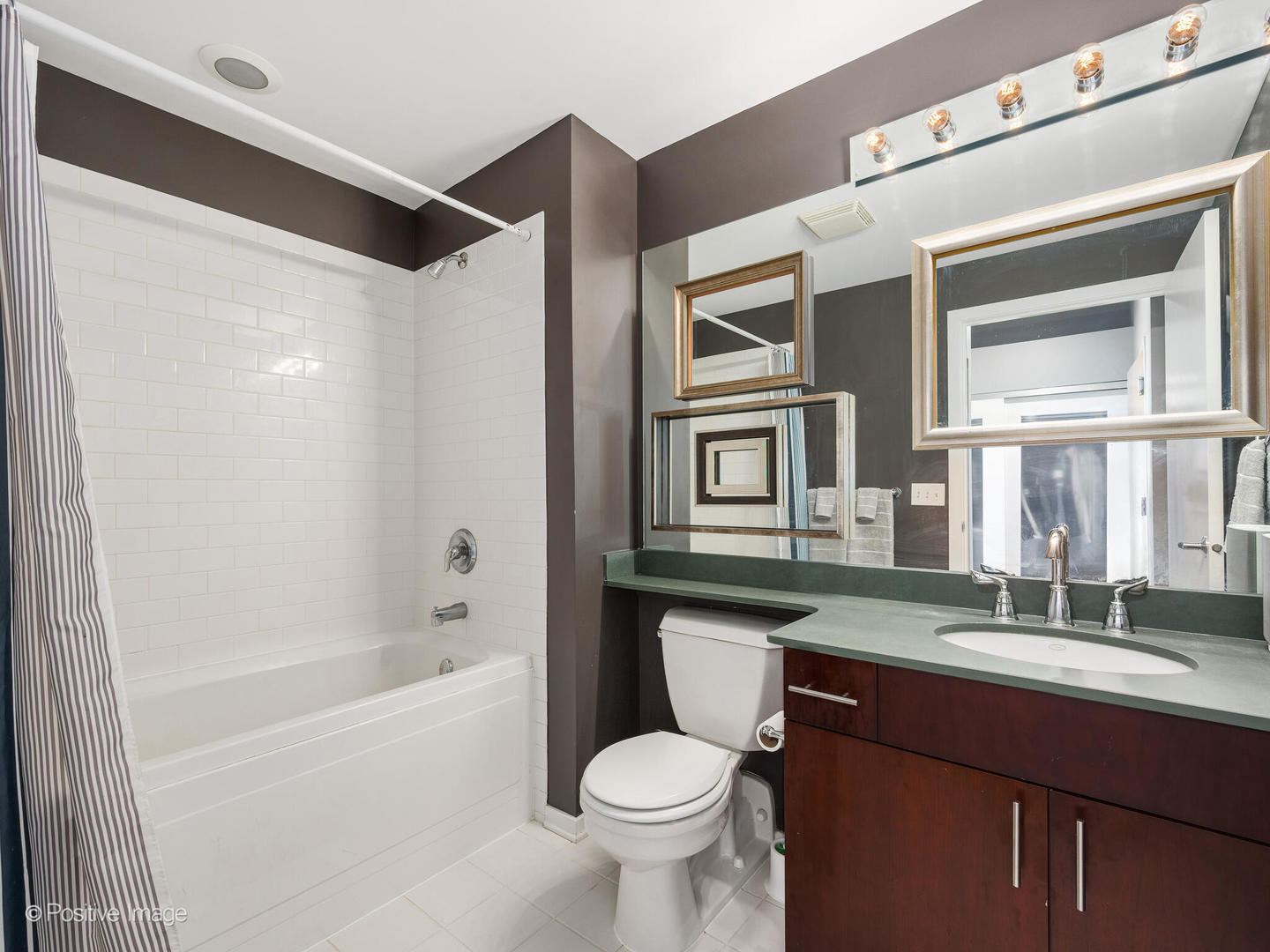 1040 W Adams Street Unit: 238