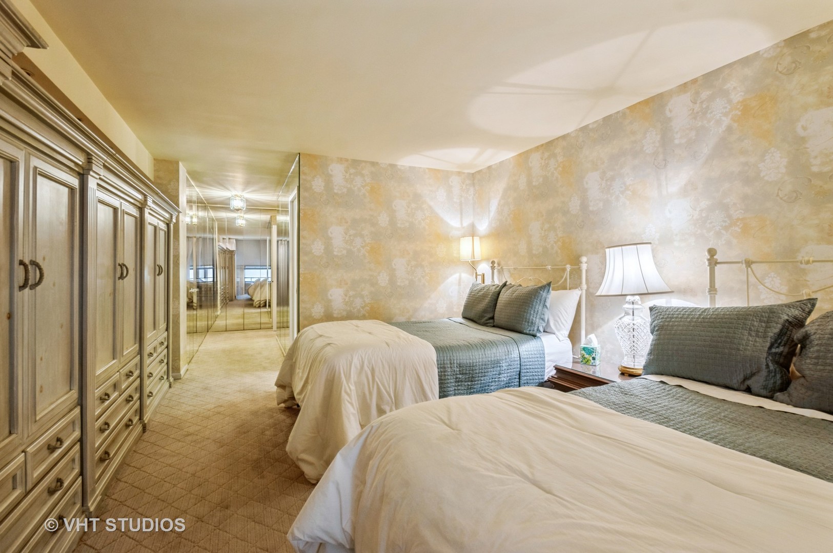 110 E Delaware Place Unit: 1501
