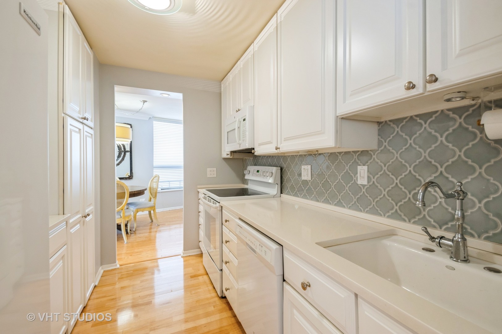 110 E Delaware Place Unit: 1501