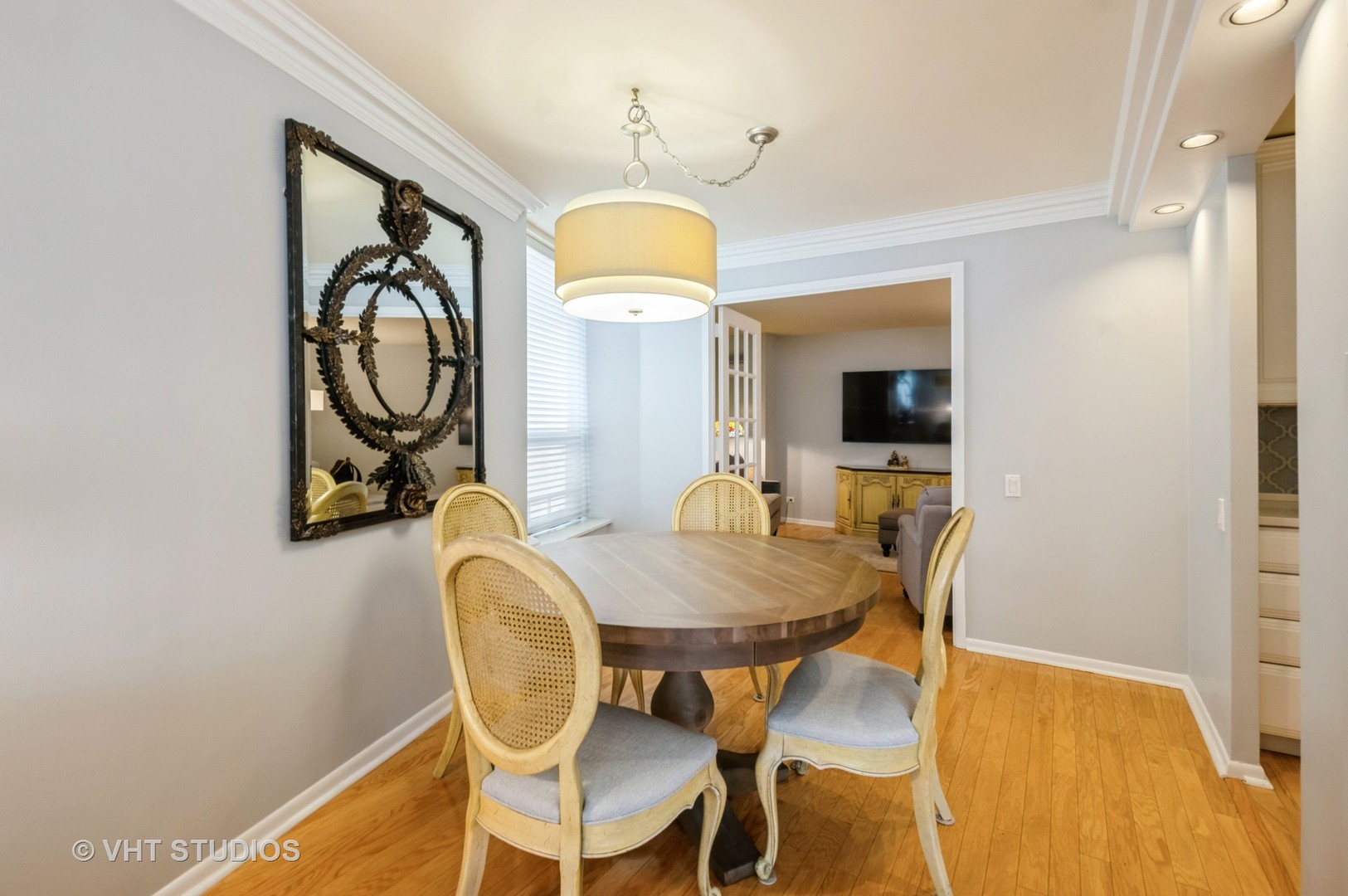 110 E Delaware Place Unit: 1501