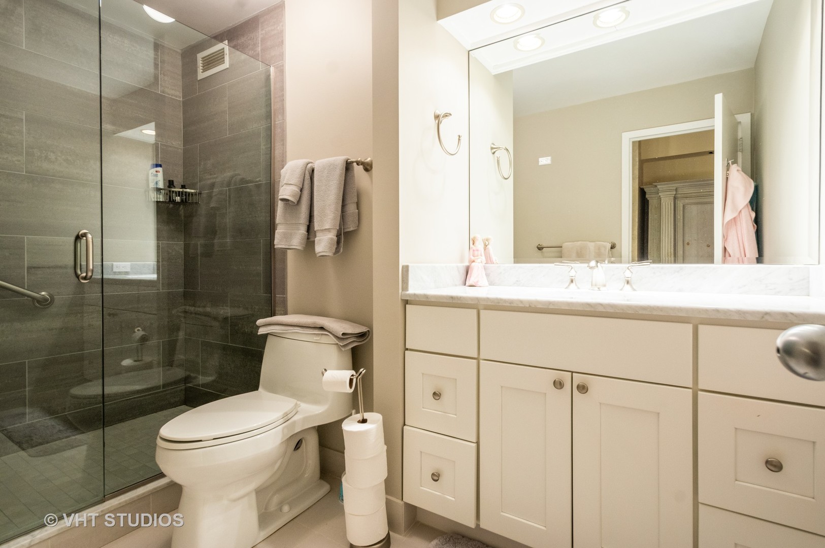 110 E Delaware Place Unit: 1501