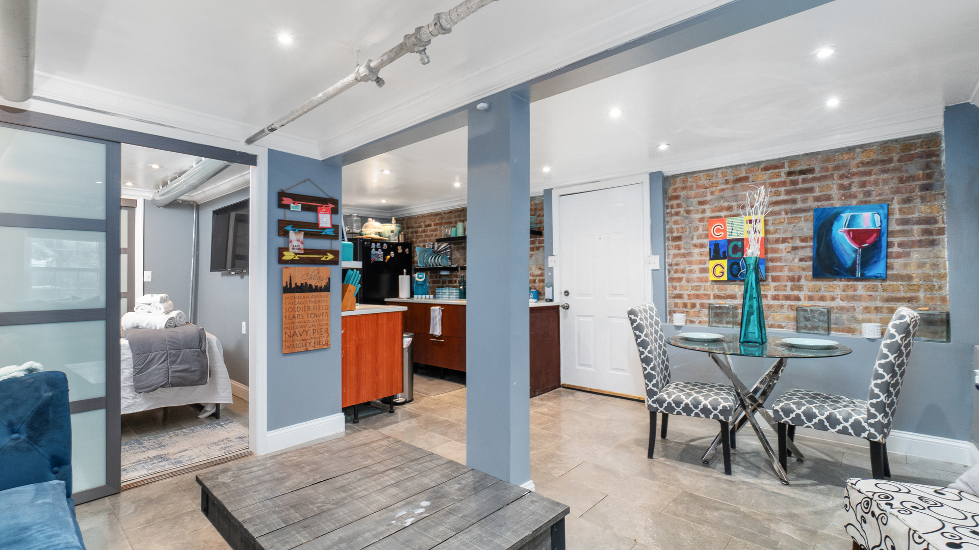 3406 W Dickens Avenue