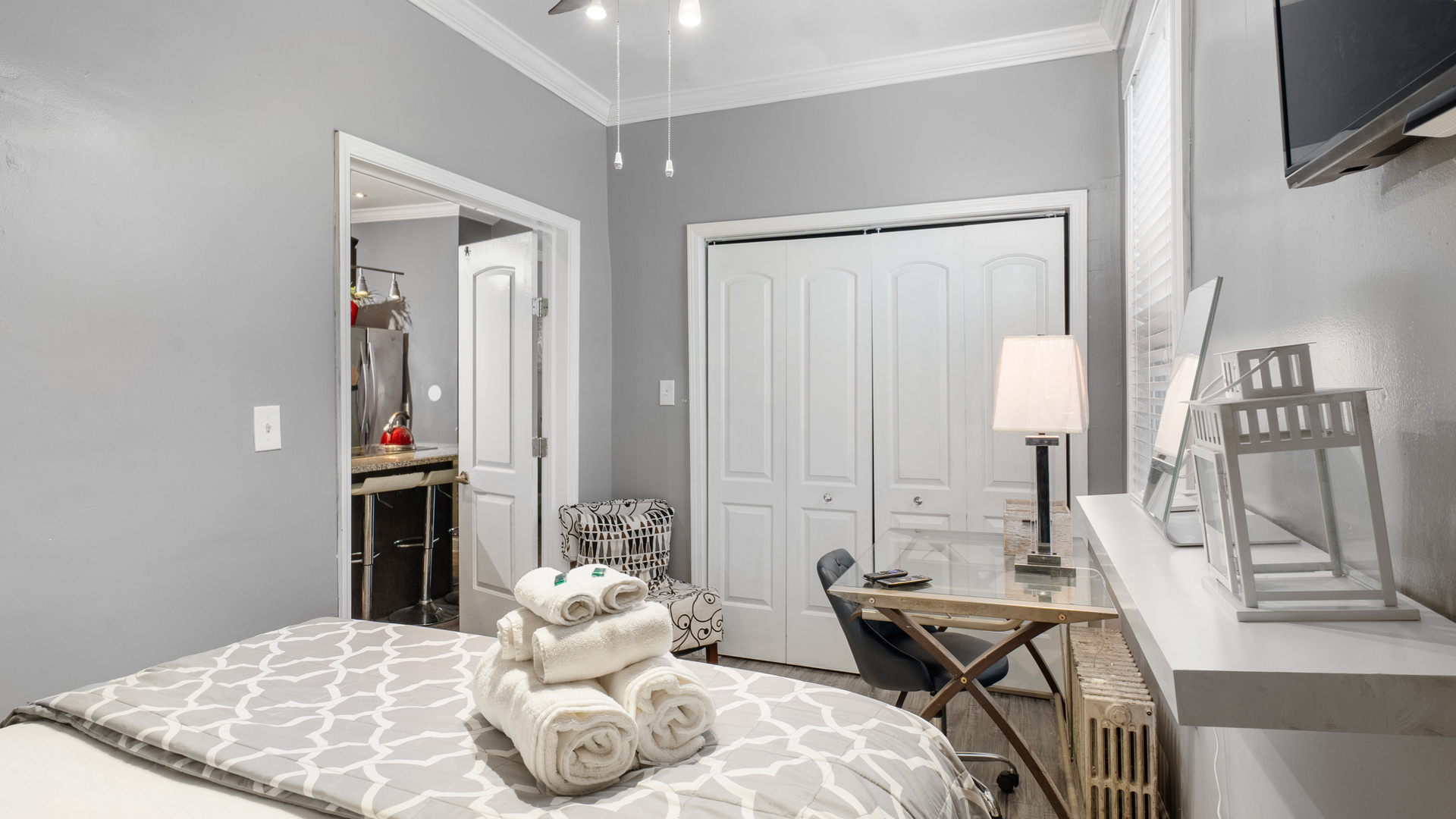 3406 W Dickens Avenue