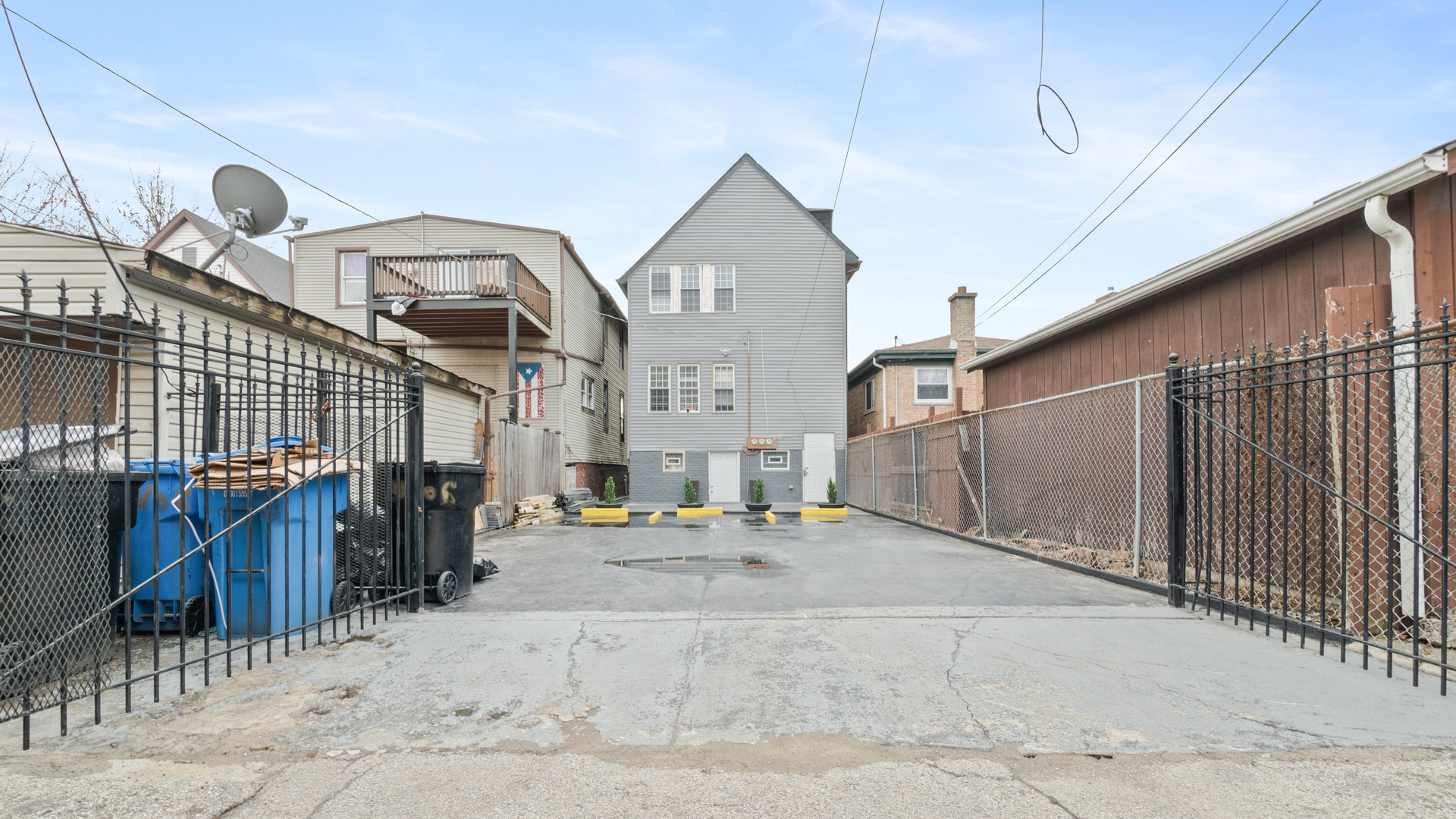 3406 W Dickens Avenue