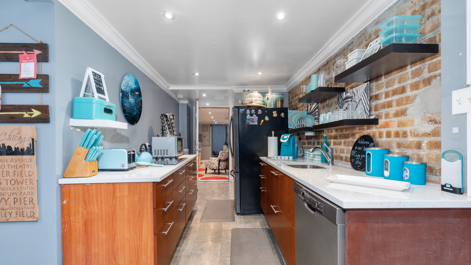 3406 W Dickens Avenue