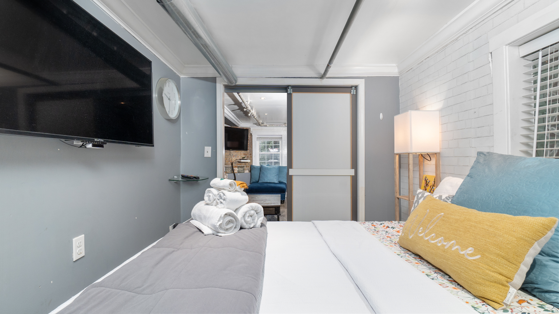 3406 W Dickens Avenue