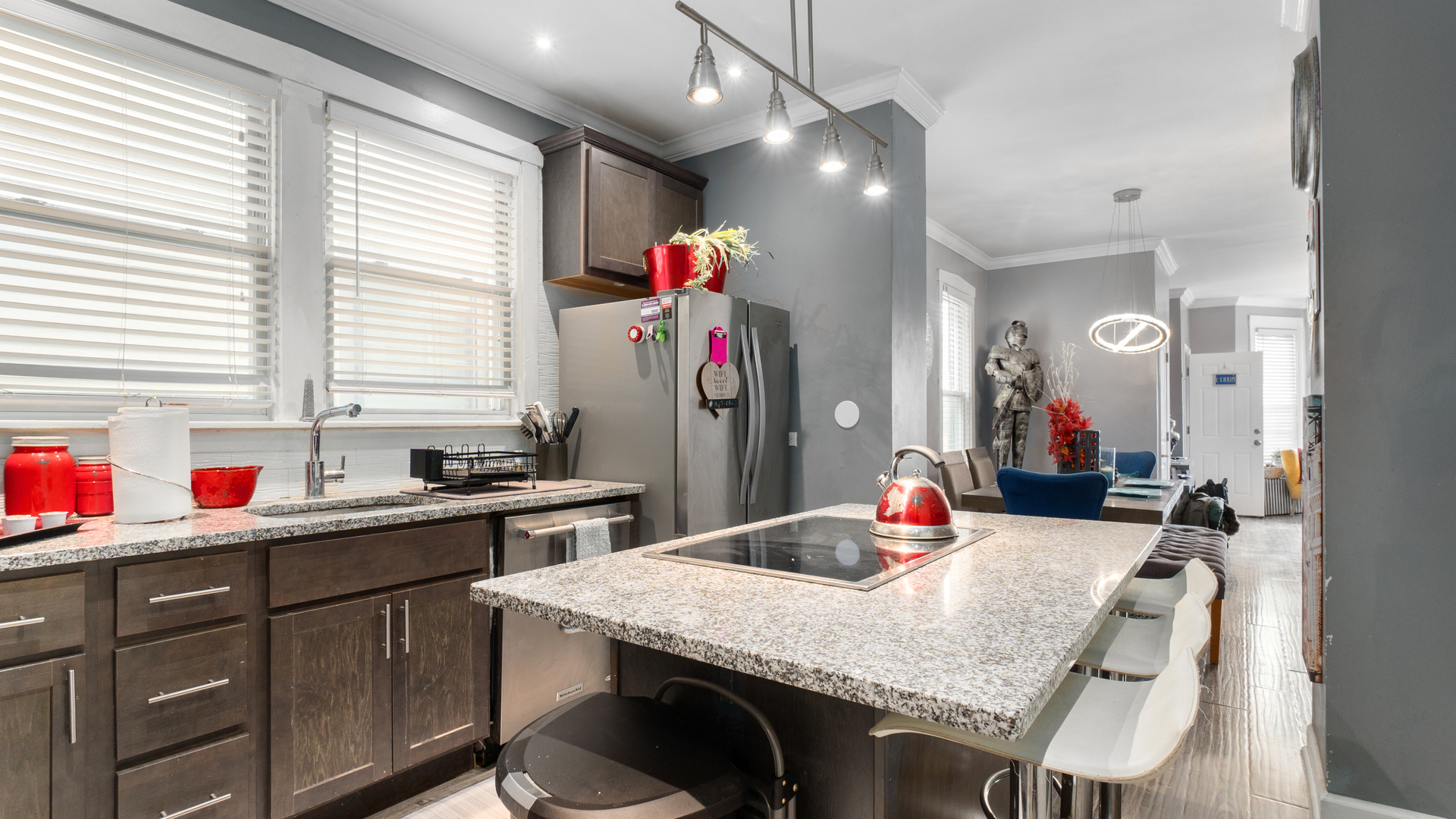 3406 W Dickens Avenue