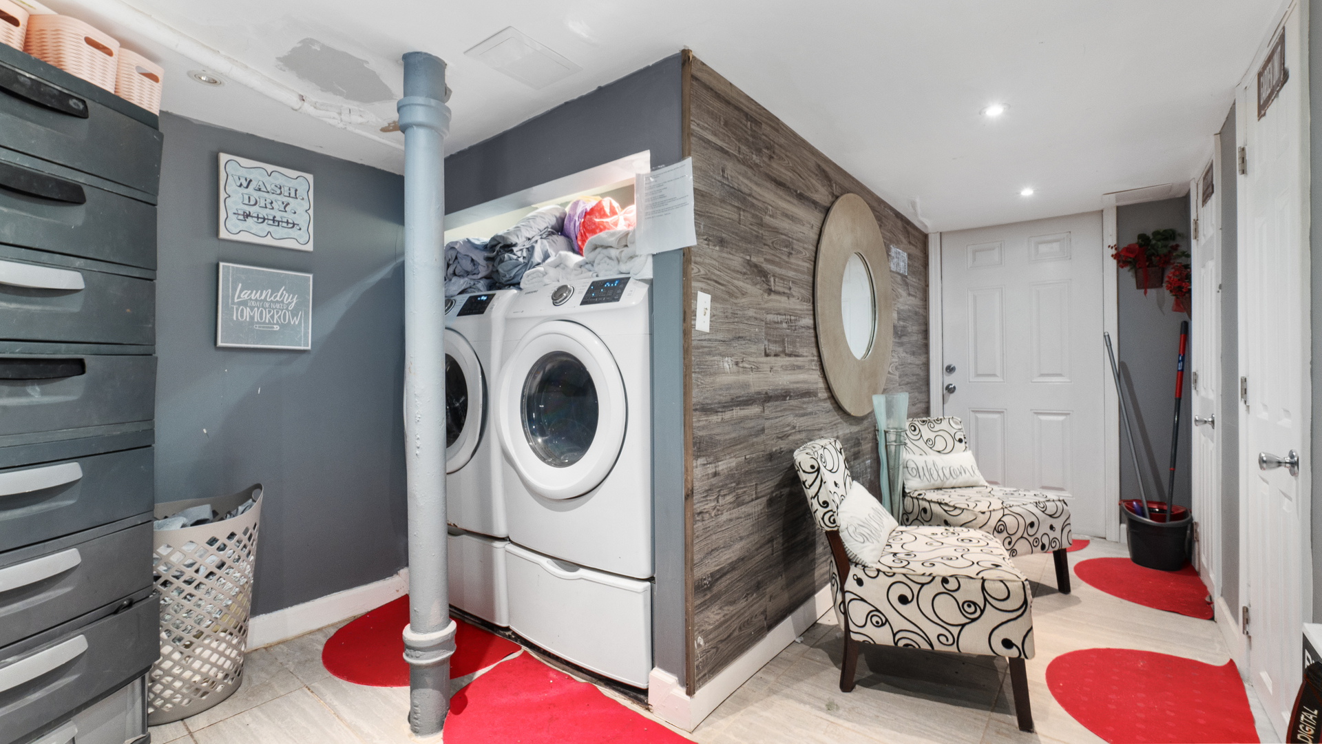 3406 W Dickens Avenue