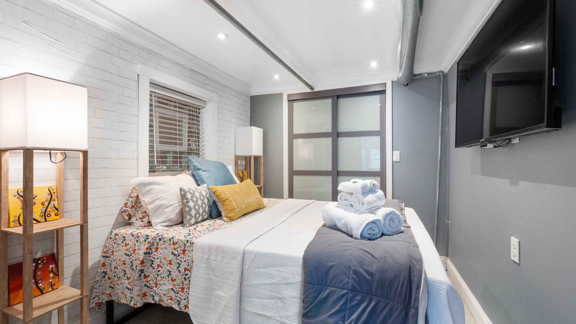 3406 W Dickens Avenue