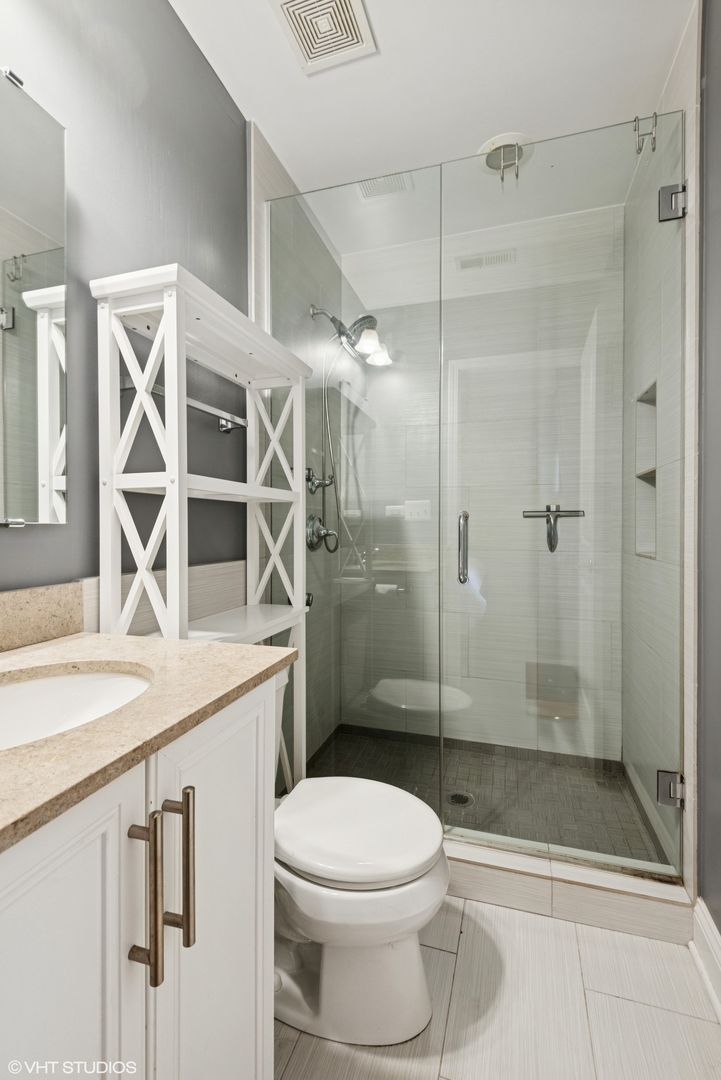 3414 N Racine Avenue Unit: 2