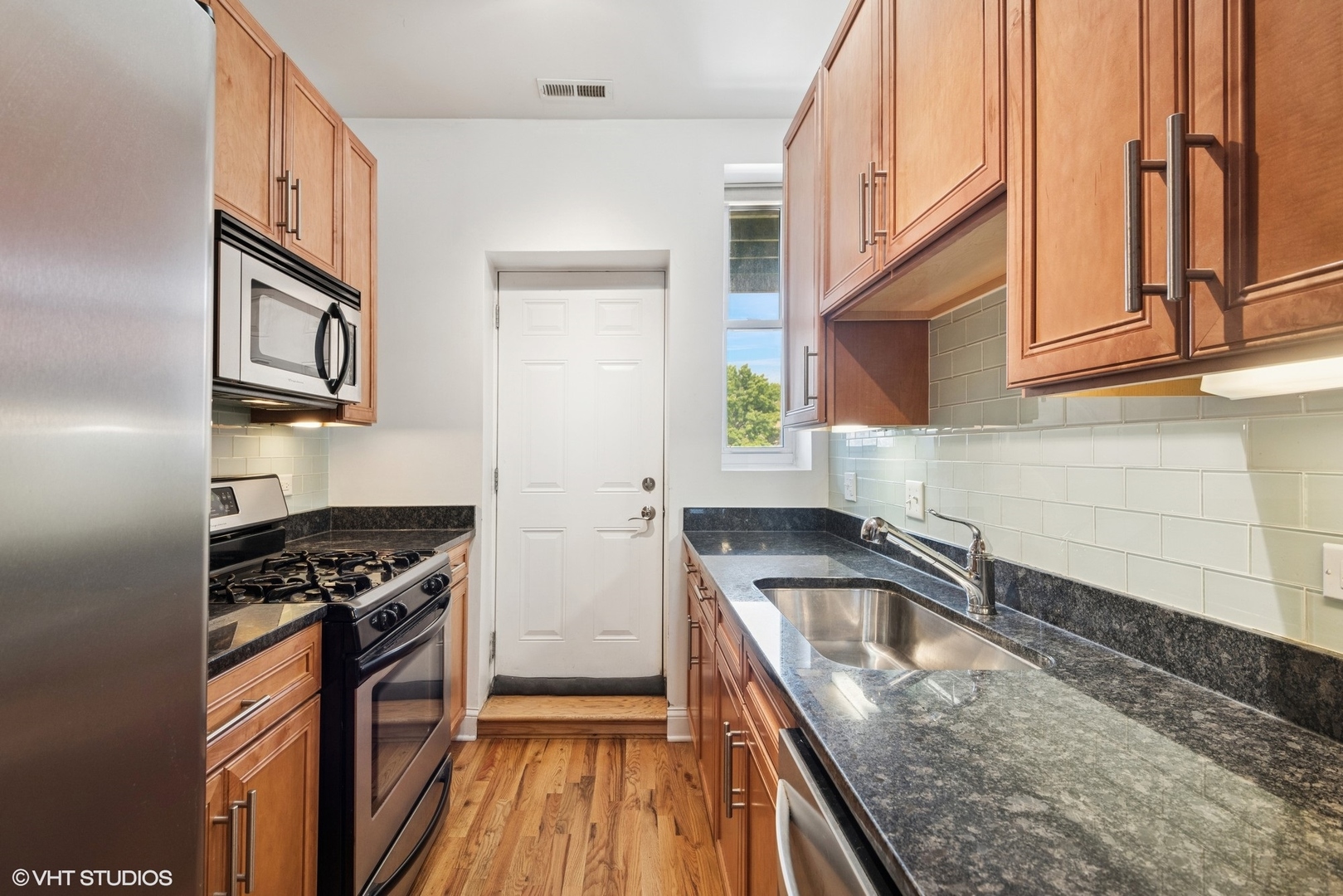 3414 N Racine Avenue Unit: 2