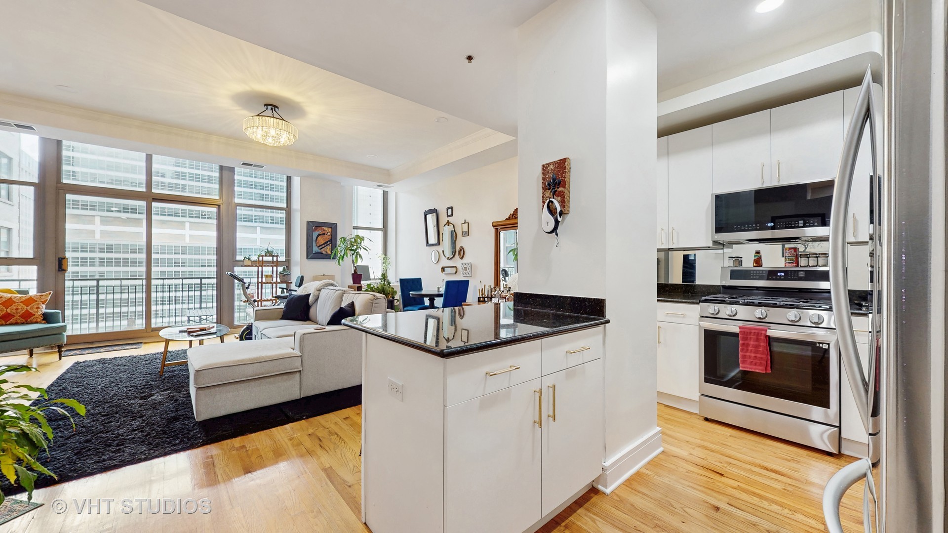 212 W WASHINGTON Street Unit: 1108