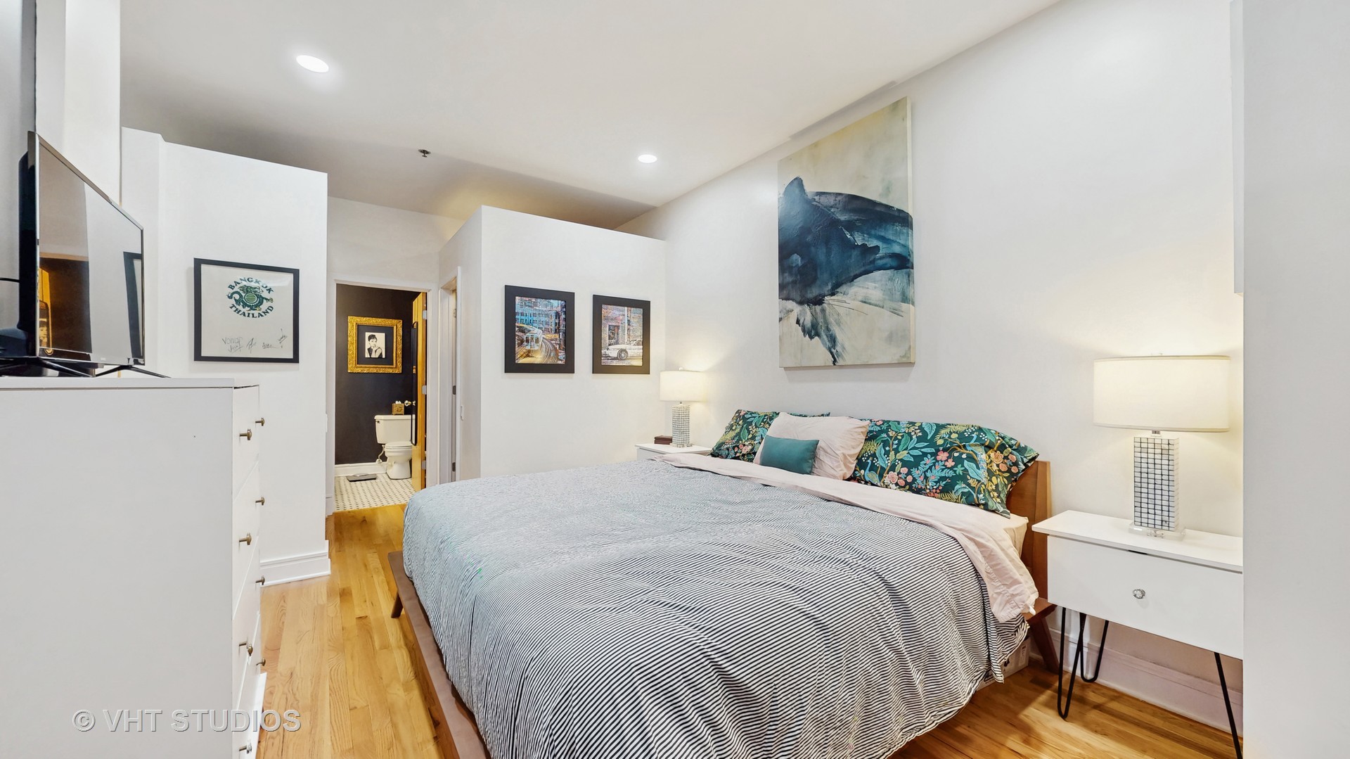212 W WASHINGTON Street Unit: 1108