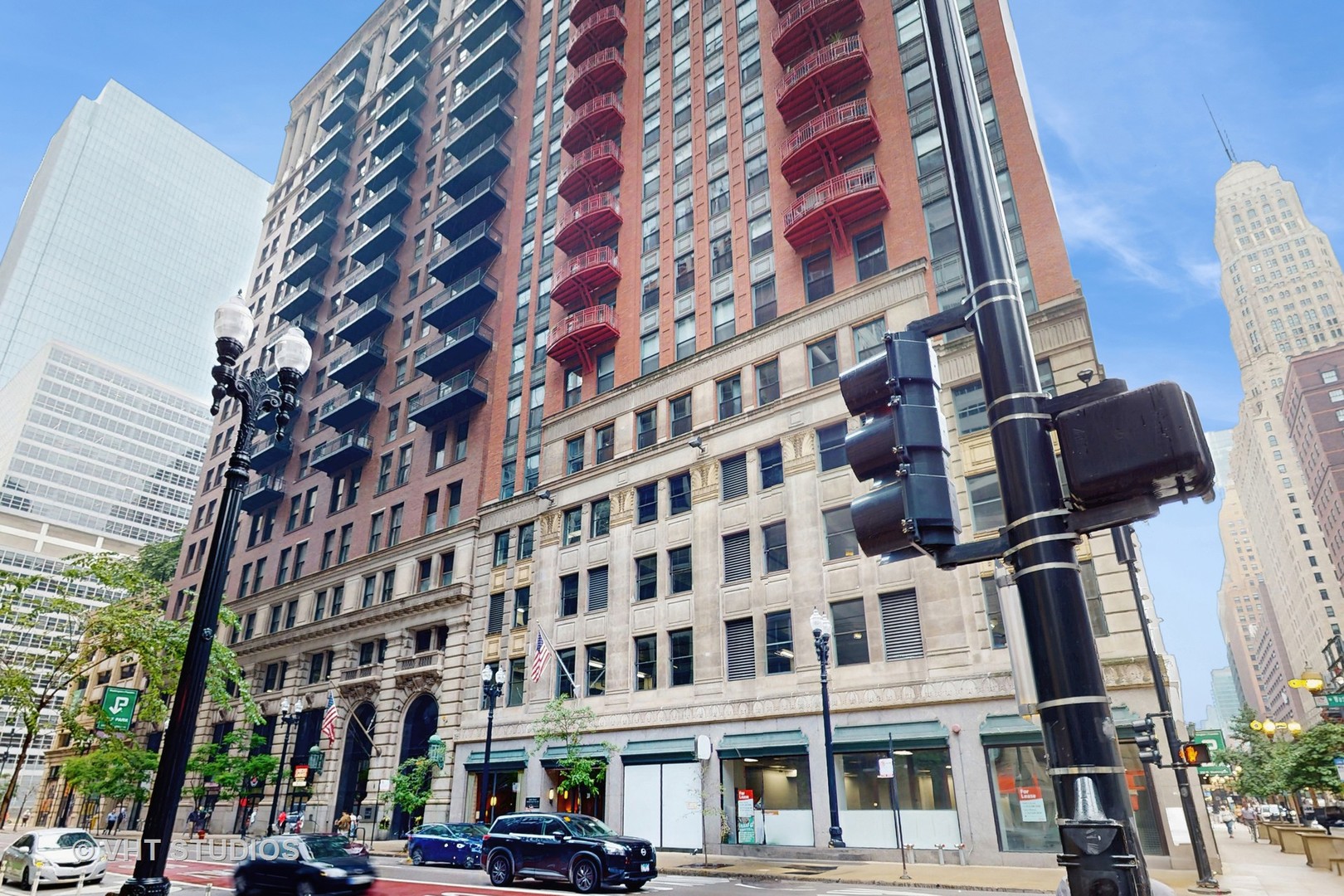 212 W WASHINGTON Street Unit: 1108