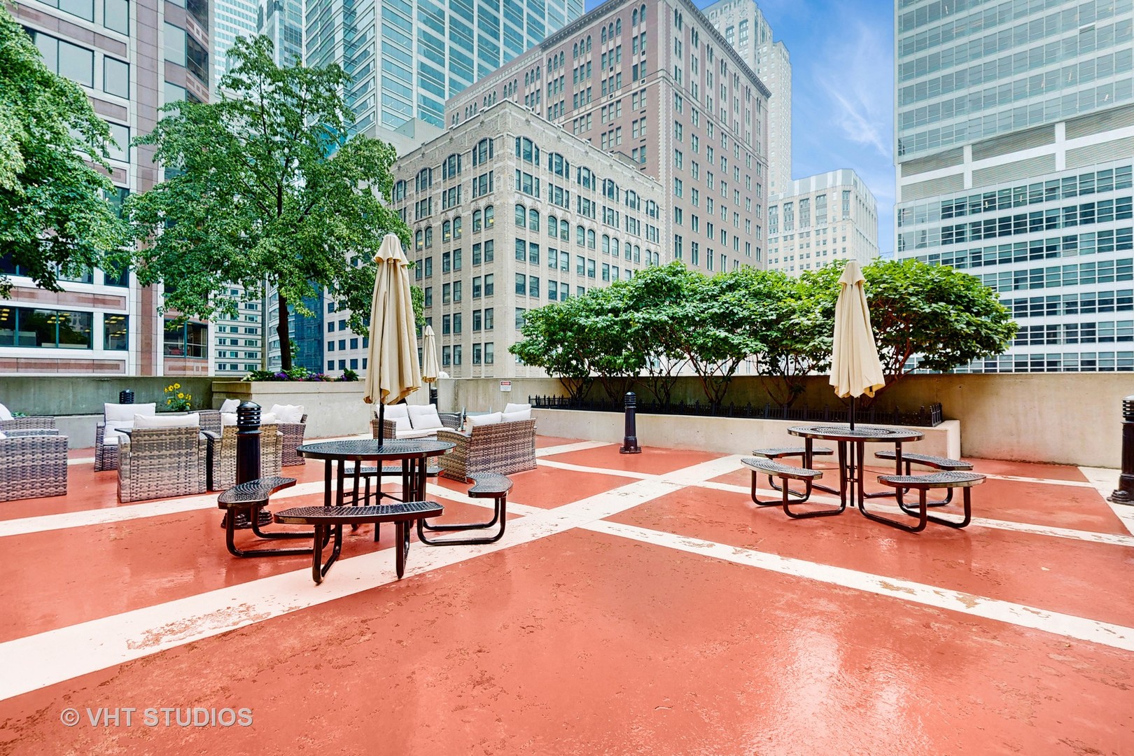 212 W WASHINGTON Street Unit: 1108