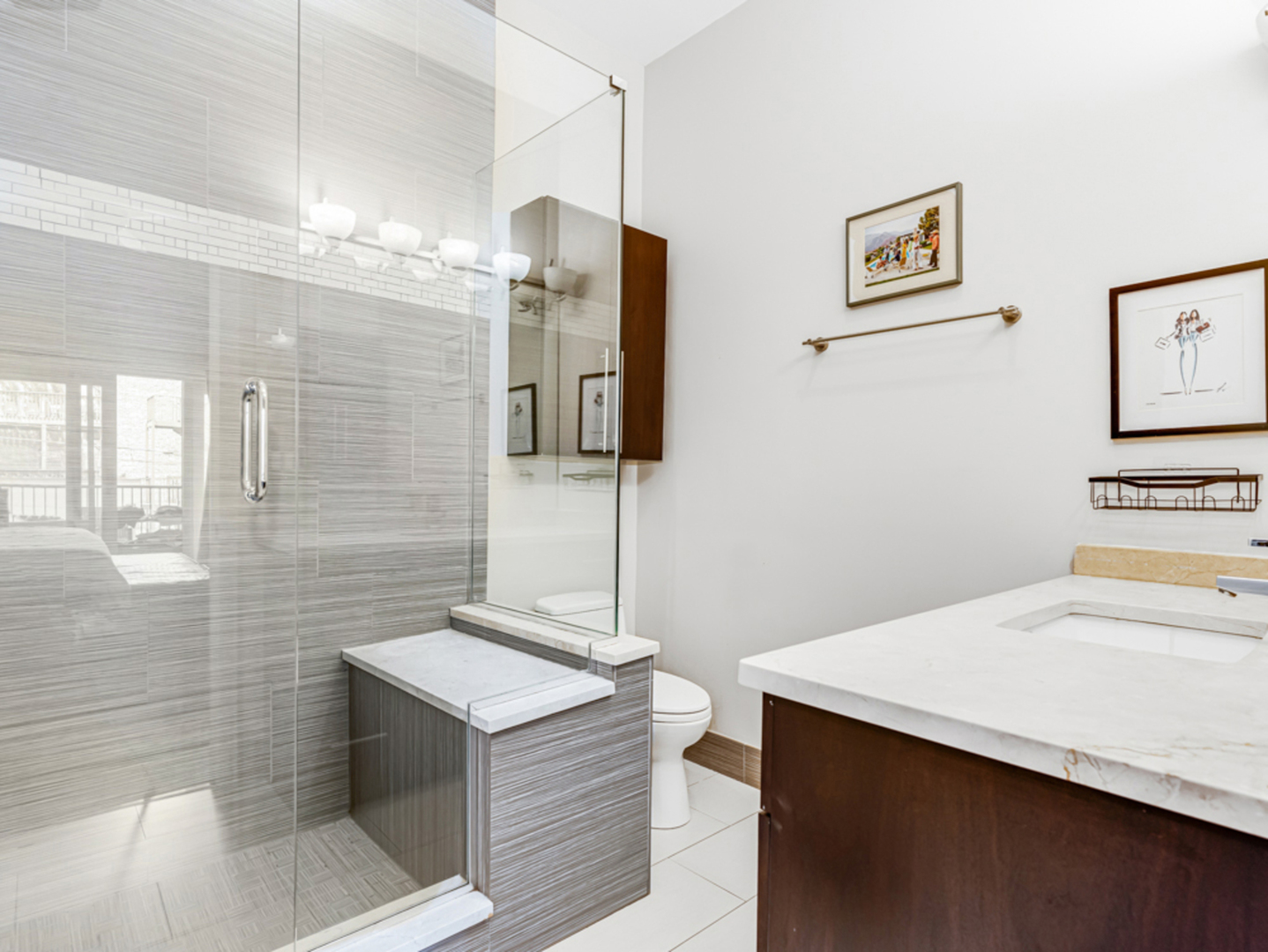 2052 W Chicago Avenue Unit: 2