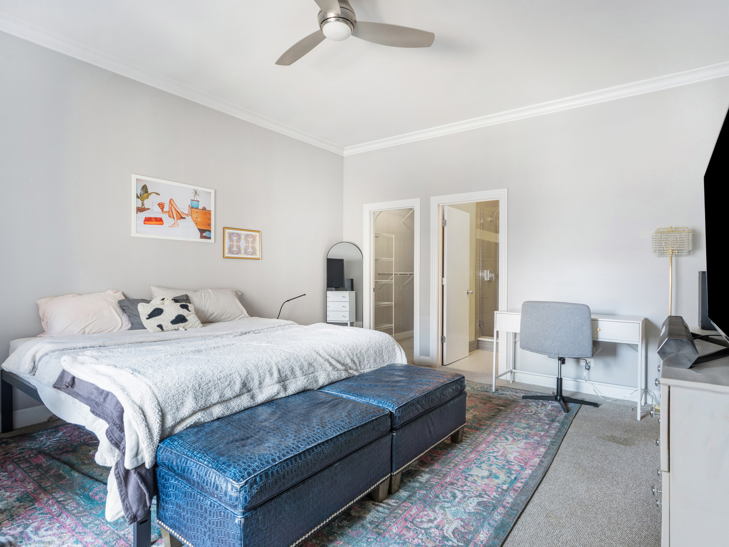 2052 W Chicago Avenue Unit: 2