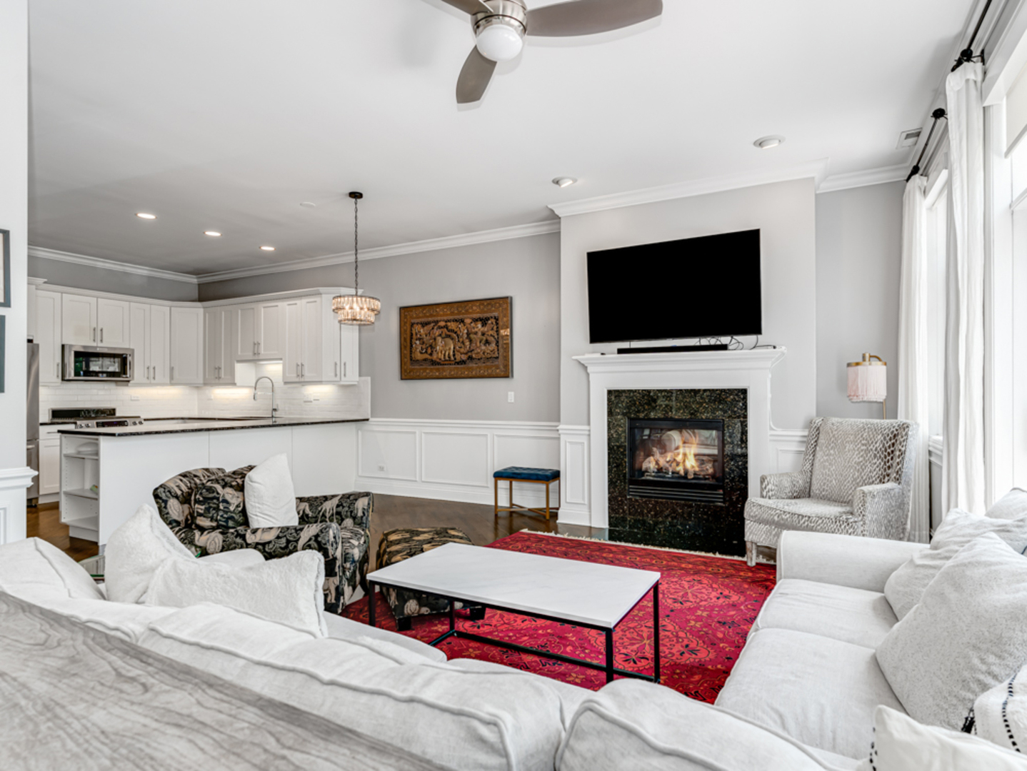 2052 W Chicago Avenue Unit: 2