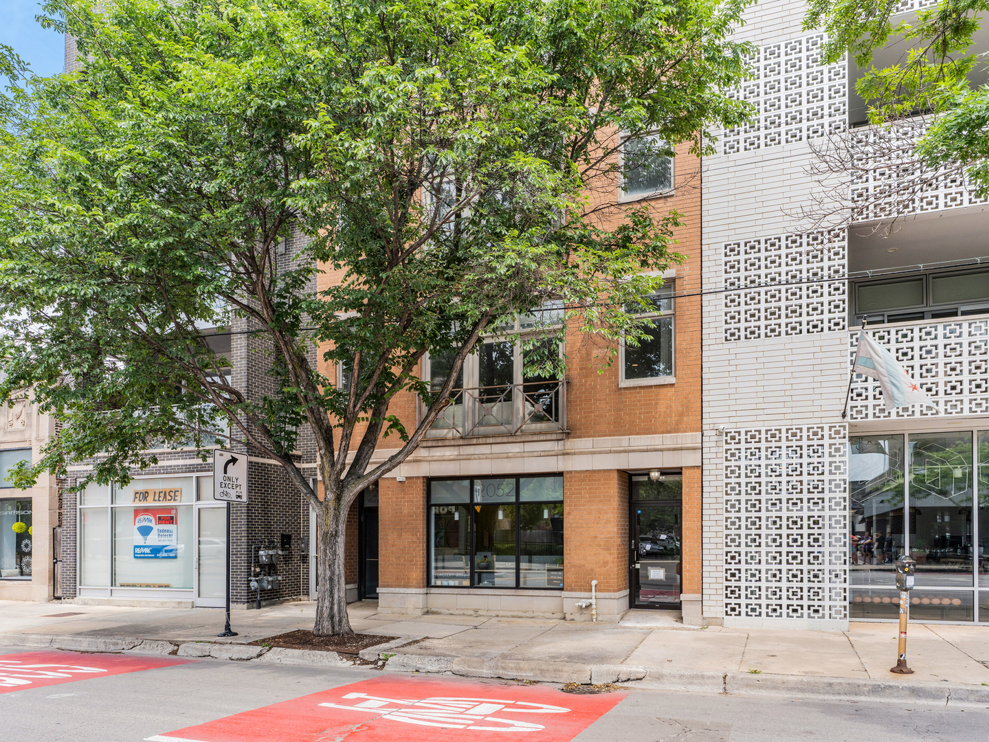 2052 W Chicago Avenue Unit: 2