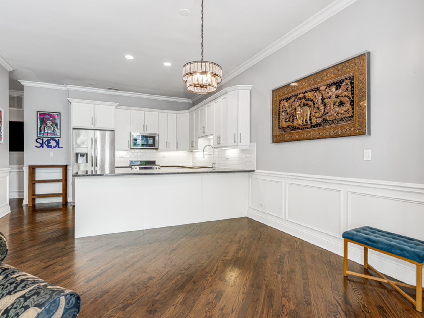 2052 W Chicago Avenue Unit: 2