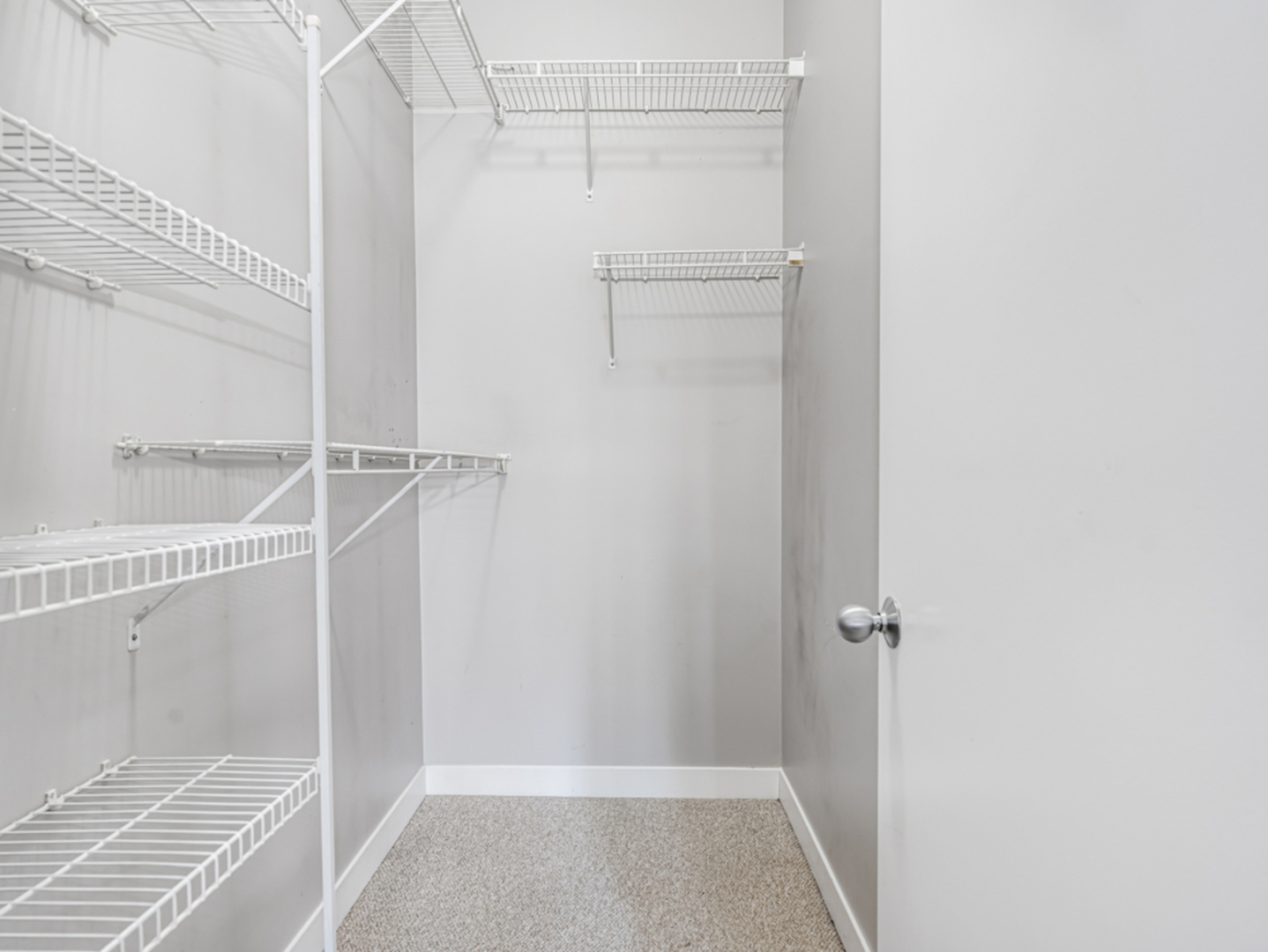 2052 W Chicago Avenue Unit: 2