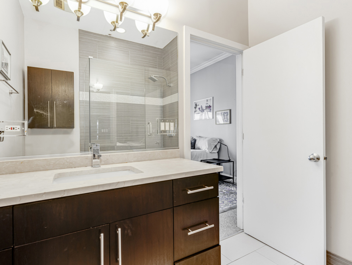 2052 W Chicago Avenue Unit: 2