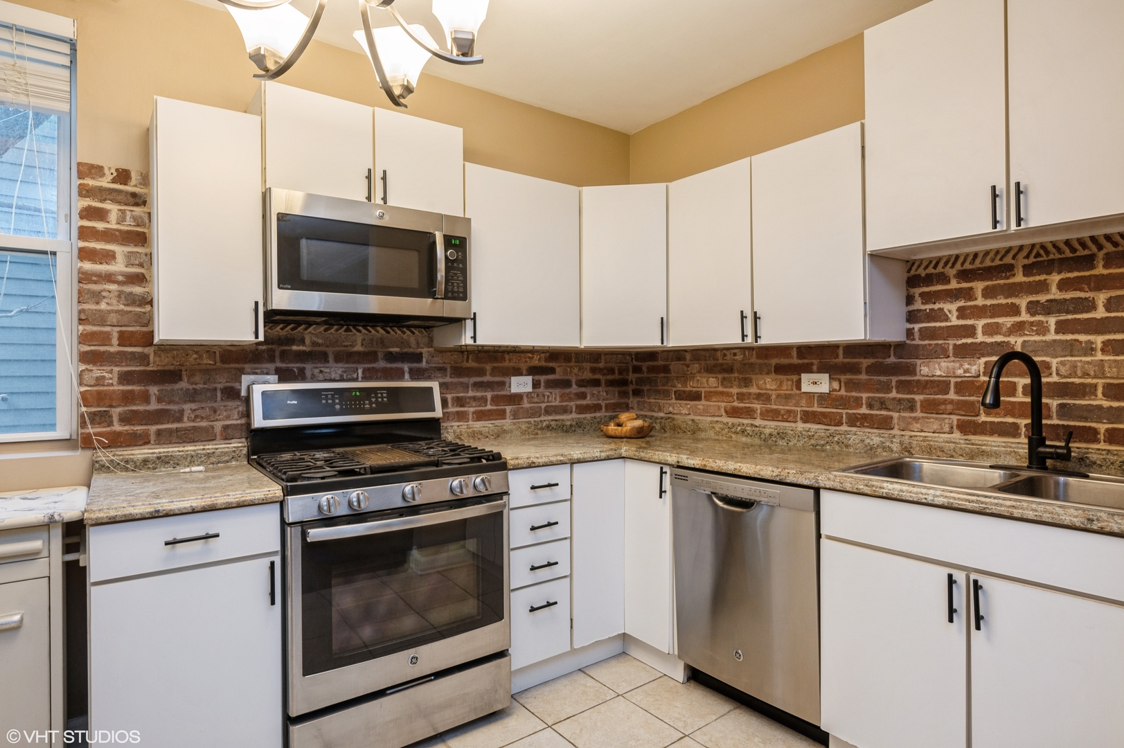 6970 N Wolcott Avenue Unit: 1