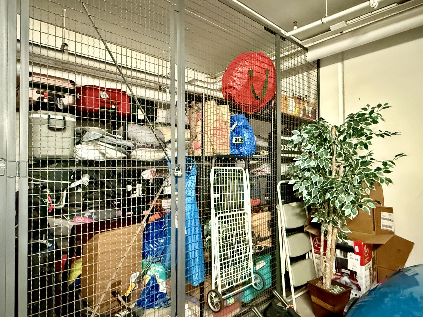 160 S River Street Unit: 204