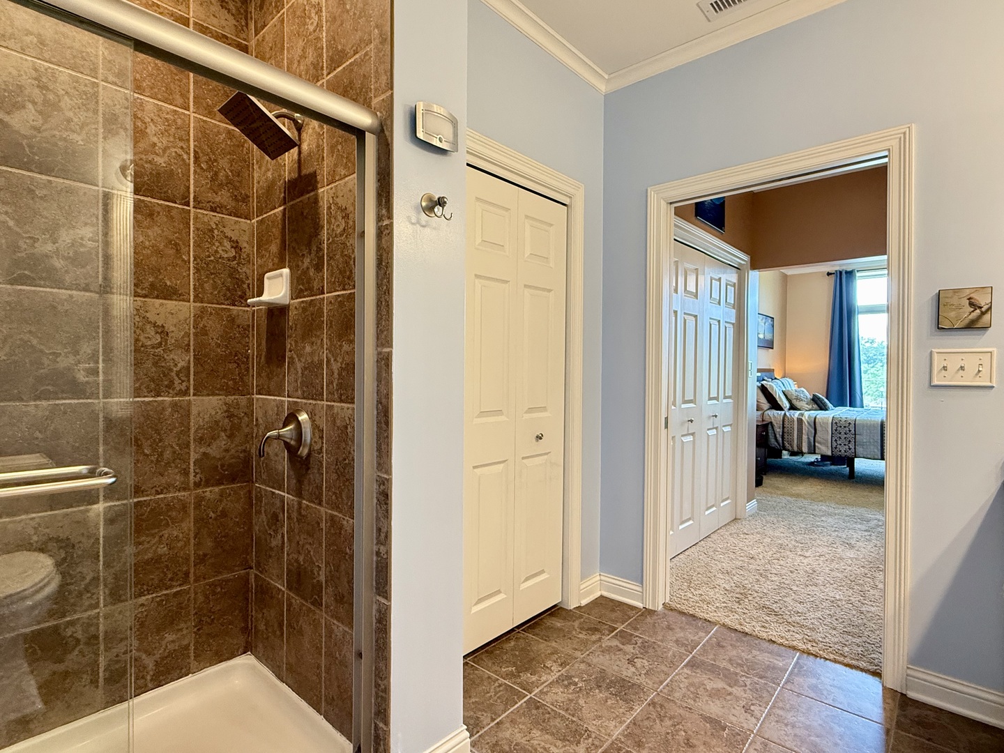 160 S River Street Unit: 204