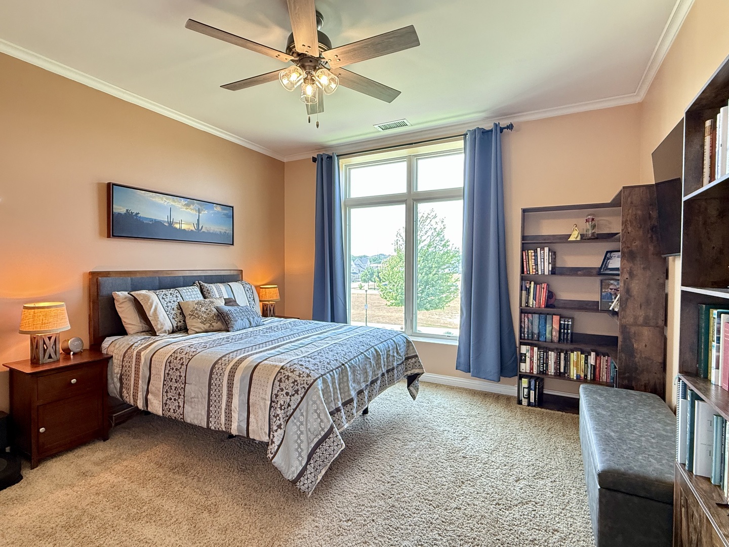 160 S River Street Unit: 204