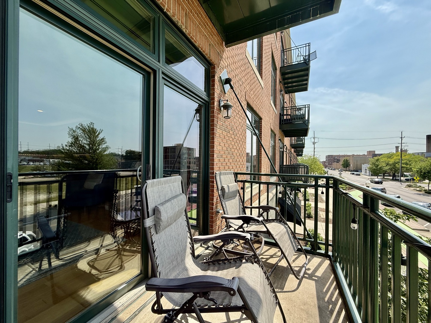 160 S River Street Unit: 204