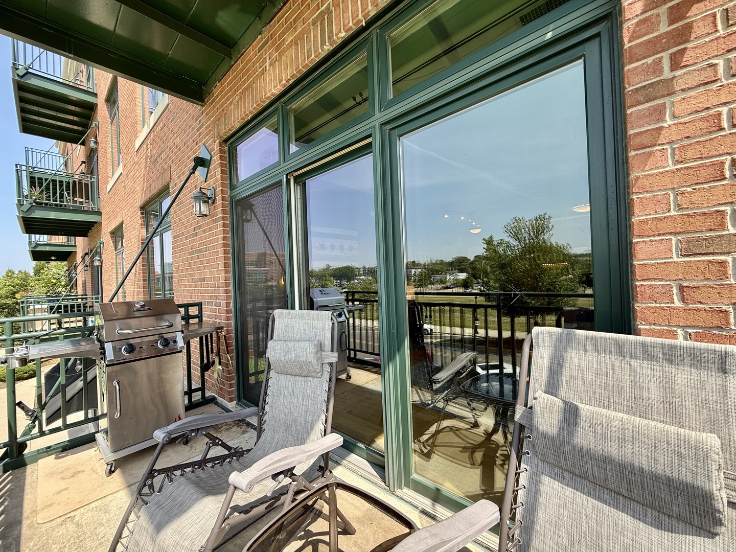 160 S River Street Unit: 204